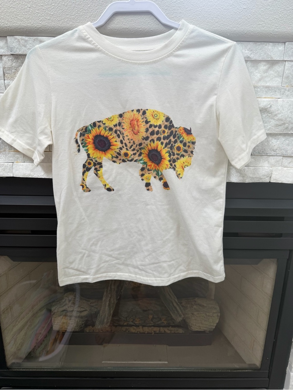 SHEIN White Short-Sleeve Tee with Sunflower Buffalo Graphic